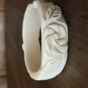 Art Deco Vintage Floral Leaf Carved Bangle Bracelet